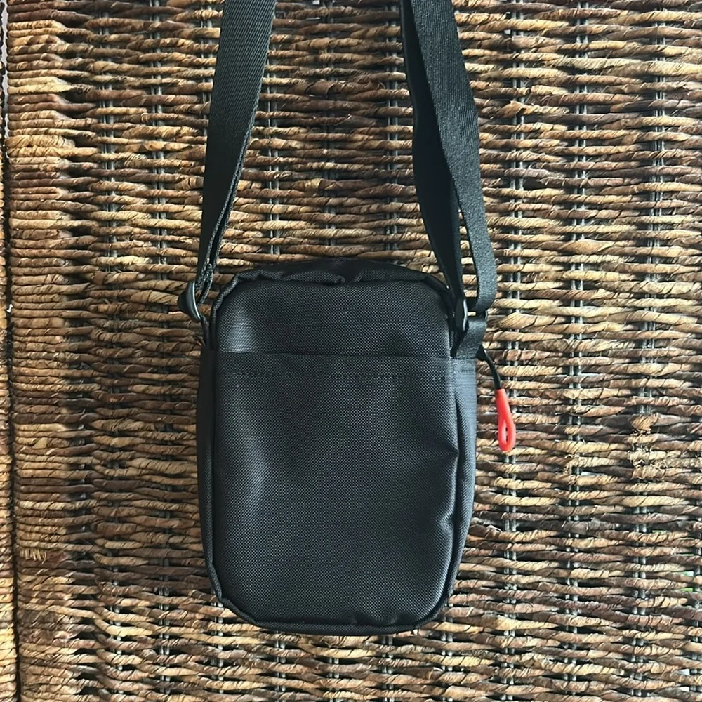 Sherpani Rogue Mini Crossbody Bag, NWOT - Picture 2 of 4